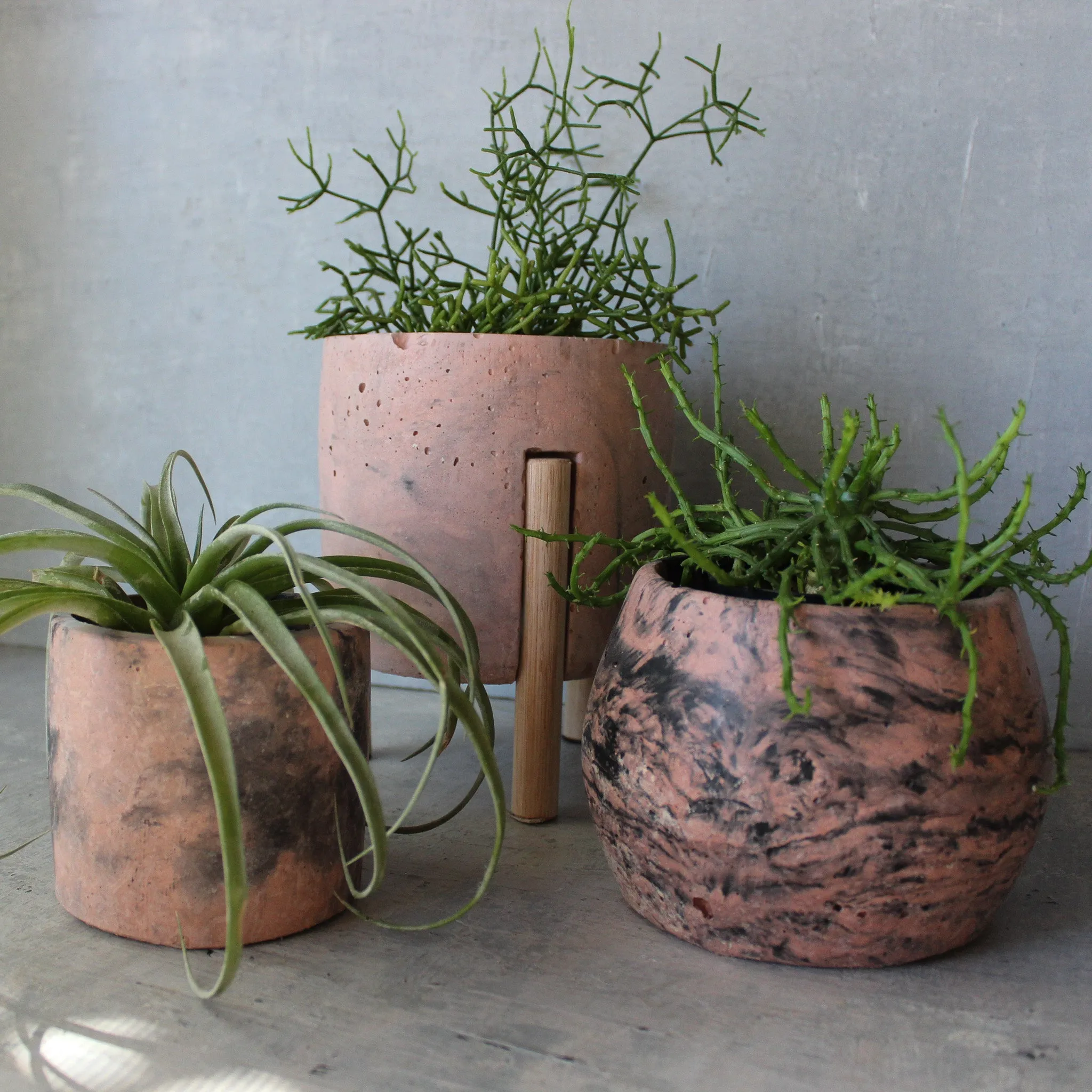 Eché Handmade Hemp 3-Leg Pots